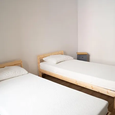 La Casa Che Accoglie Rom